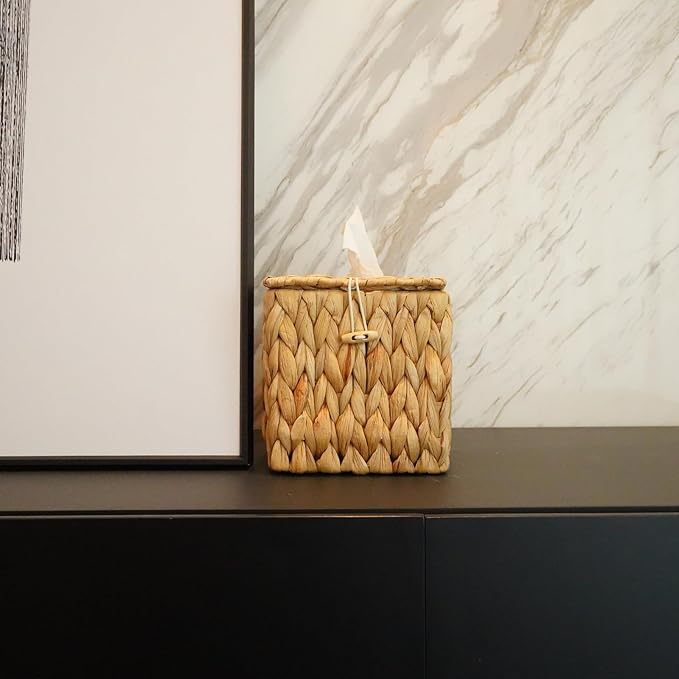 PINXIURY Tissue Box Cover Square Handwoven Rattan Tissue Box Holder, Natural Handmade, Boho Decorative Handcrafted Square Facial Tissue Holder with Lid, Rustic Decorative on Table and Bathroom, Office