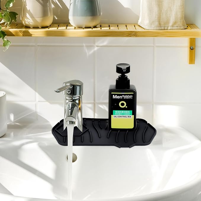 Silicone Sink Splash Guard Kitchen Splash Guard for Sink Splash Prevention Faucet Mat for Kitchen Sink Faucet Guard, Draining Mat Faucet Mat for Kitchen Sink Faucet Splash Guard（Black）