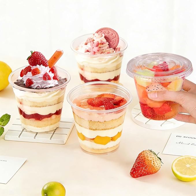 Clawsoff 200 Pack 9 oz Plastic Cups with Flat Lids, Clear Parfait Cups No Hole, Disposable Dessert Cup, Putting Cup for Cold Drink, Ice Cream, Fruit, Salad