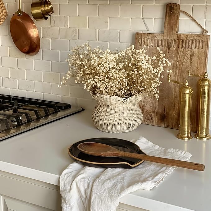 Beautiful Ceramic Spoon Rest for Stove Top - Perfectly Sized Spoon Holder for Your Kitchen Countertop - Easy to Clean and Dishwasher Safe, Perfect Addition to Any Kitchen Counter for Everyday Cooking