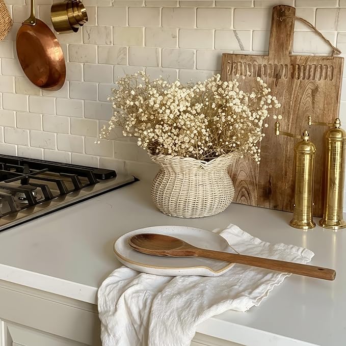 Beautiful Ceramic Spoon Rest for Stove Top - Perfectly Sized Spoon Holder for Your Kitchen Countertop - Easy to Clean and Dishwasher Safe, Perfect Addition to Any Kitchen Counter for Everyday Cooking